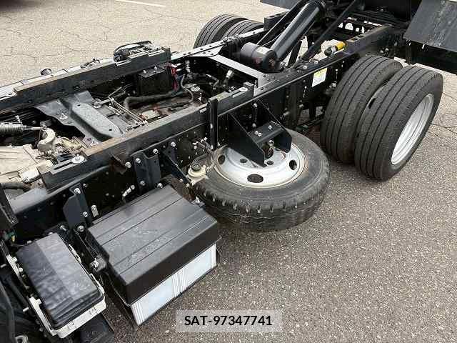 Isuzu ELF TRUCK 2021-02 6611673-18
