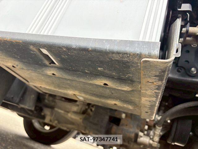 Isuzu ELF TRUCK 2021-02 6611673-20