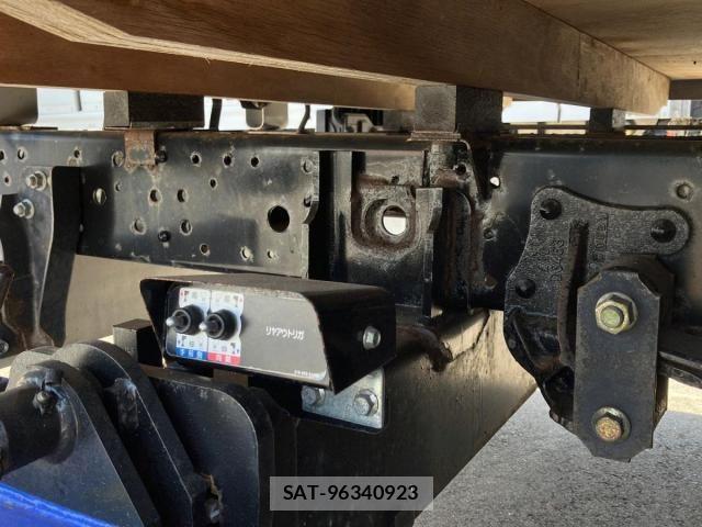Isuzu ELF TRUCK 2018-12 6611655-14