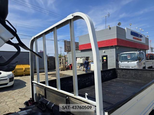 Isuzu ELF TRUCK 2019-03 6641516-11