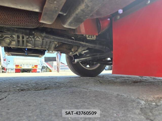 Isuzu ELF TRUCK 2019-03 6641516-15