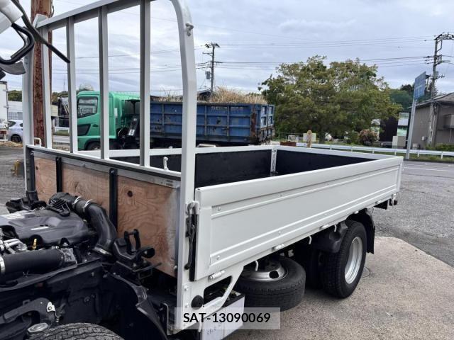 Isuzu ELF TRUCK 2017-02 6641519-14