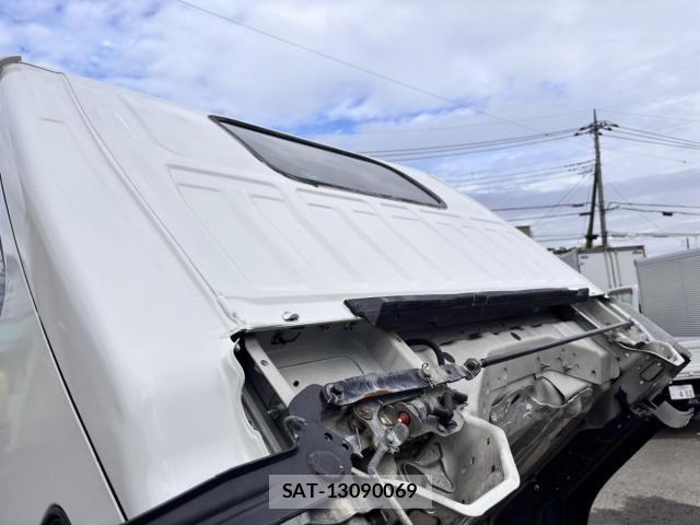 Isuzu ELF TRUCK 2017-02 6641519-15