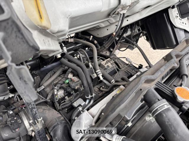 Isuzu ELF TRUCK 2017-02 6641519-18