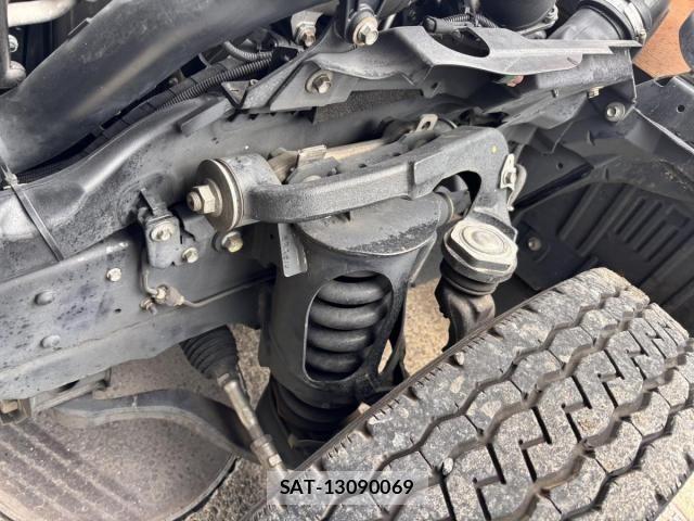 Isuzu ELF TRUCK 2017-02 6641519-21