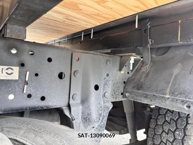 Isuzu ELF TRUCK 2017-02 6641519-24