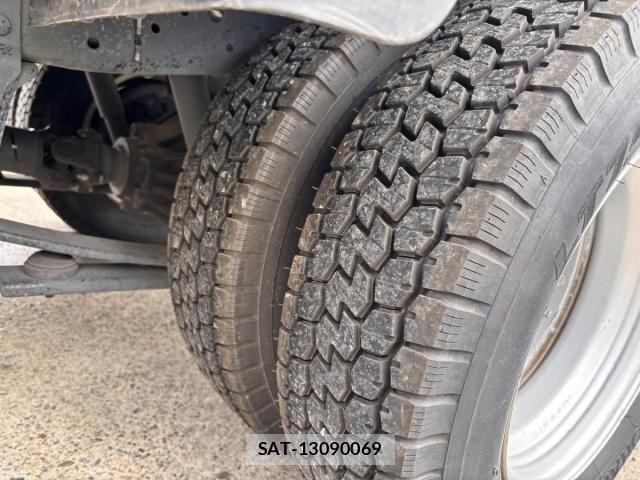 Isuzu ELF TRUCK 2017-02 6641519-26