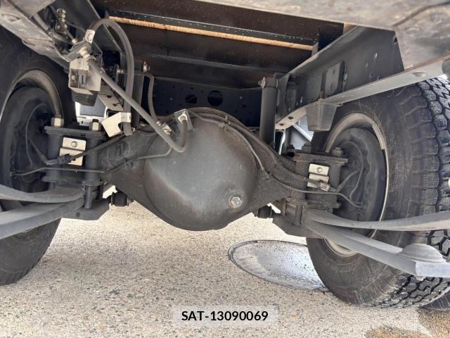 Isuzu ELF TRUCK 2017-02 6641519-29