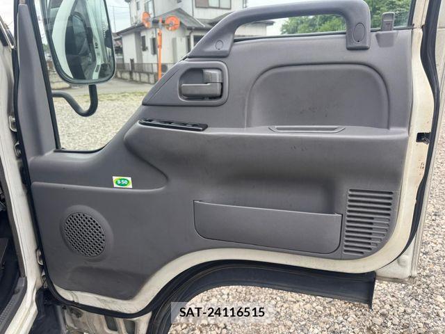Isuzu ELF TRUCK 2005-02 6671215-9