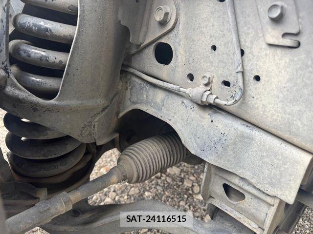 Isuzu ELF TRUCK 2005-02 6671215-23