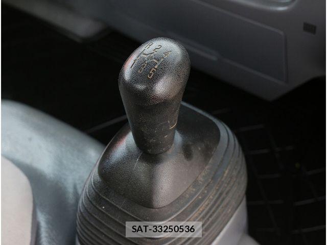 Isuzu ELF TRUCK 2013-02 6671213-24