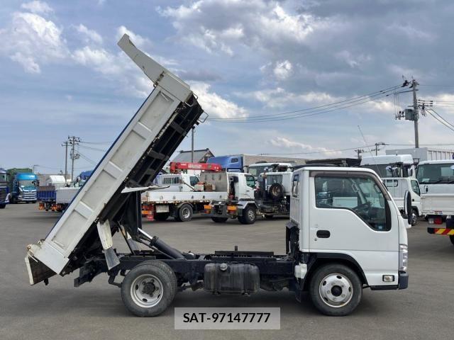 Isuzu ELF TRUCK 2018-03 6675828-5