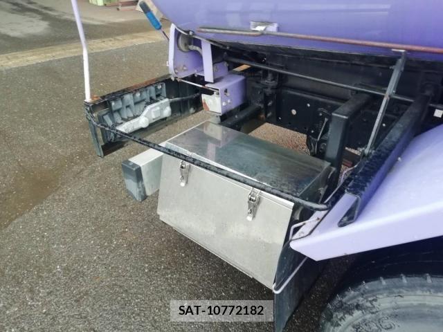 Isuzu ELF TRUCK 2013-03 6675814-11