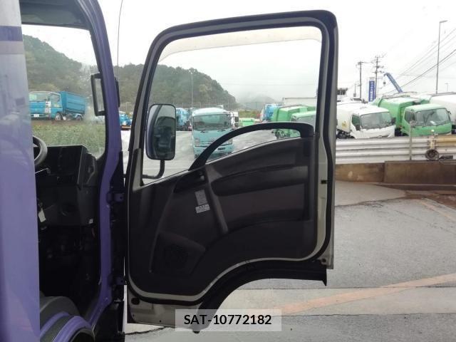 Isuzu ELF TRUCK 2013-03 6675814-23