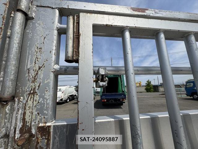 Isuzu ELF TRUCK 2008-03 6675838-10