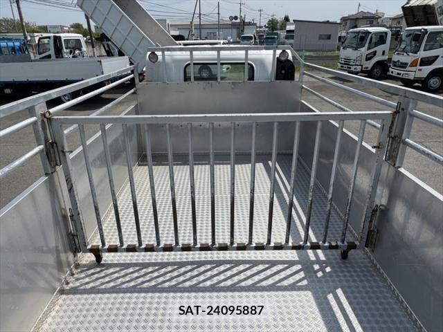 Isuzu ELF TRUCK 2008-03 6675838-11