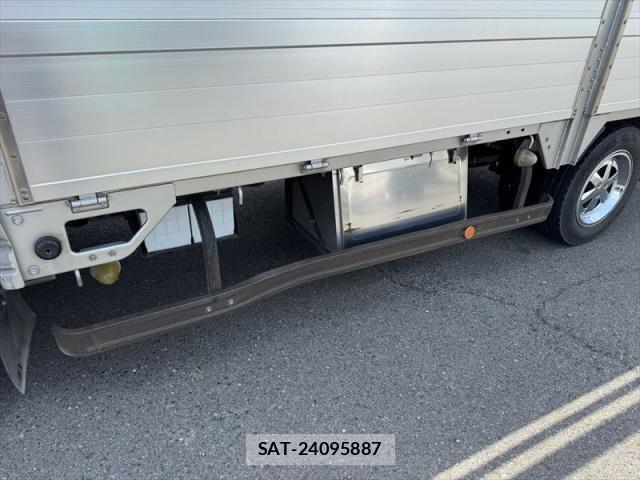 Isuzu ELF TRUCK 2008-03 6675838-20