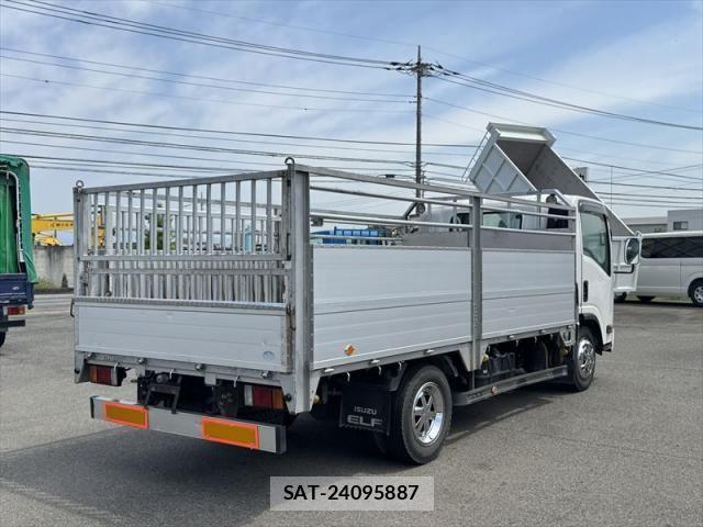 Isuzu ELF TRUCK 2008-03 6675838-2
