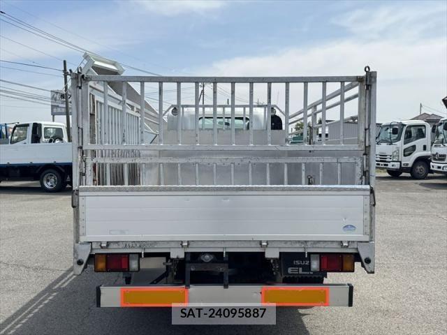 Isuzu ELF TRUCK 2008-03 6675838-4