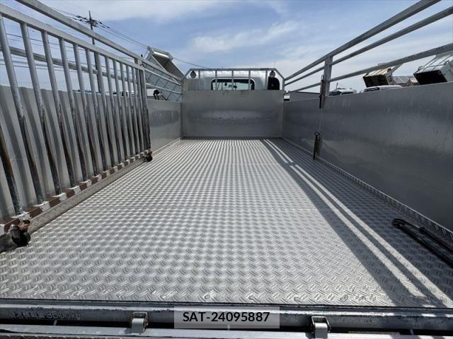 Isuzu ELF TRUCK 2008-03 6675838-8