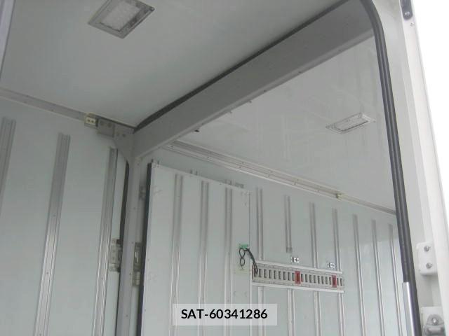 Isuzu ELF TRUCK 2018-12 6675821-13