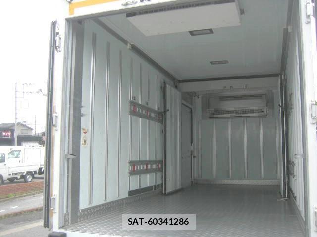 Isuzu ELF TRUCK 2018-12 6675821-5