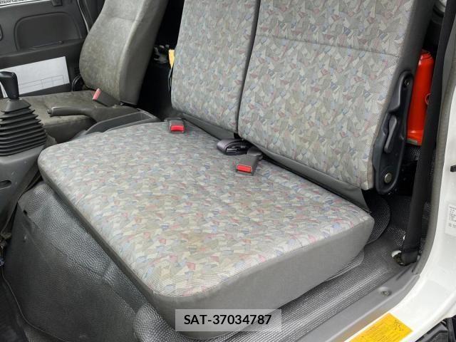Isuzu ELF TRUCK 2003-04 6675830-19