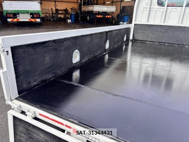 Isuzu ELF TRUCK 2020-02 6675839-9