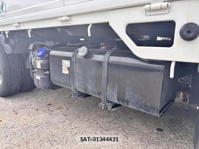 Isuzu ELF TRUCK 2020-02 6675839-20