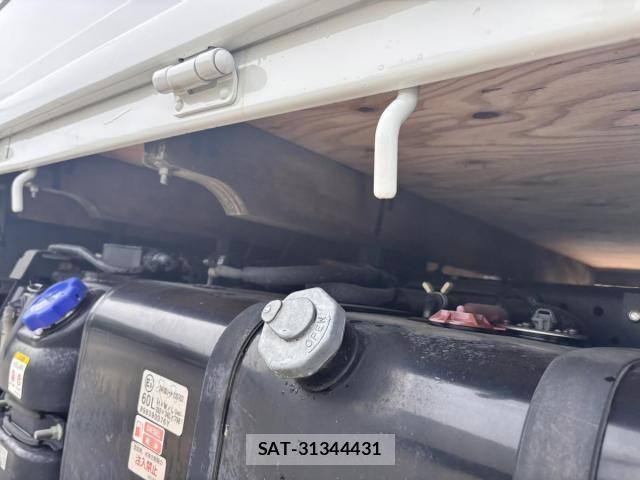 Isuzu ELF TRUCK 2020-02 6675839-21
