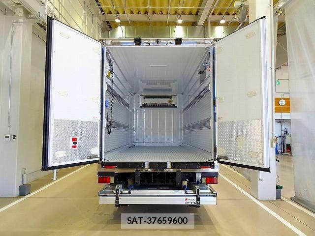 Isuzu ELF TRUCK 2022-03 6675807-18