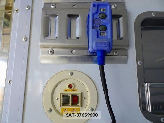 Isuzu ELF TRUCK 2022-03 6675807-25