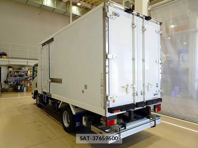Isuzu ELF TRUCK 2022-03 6675807-3