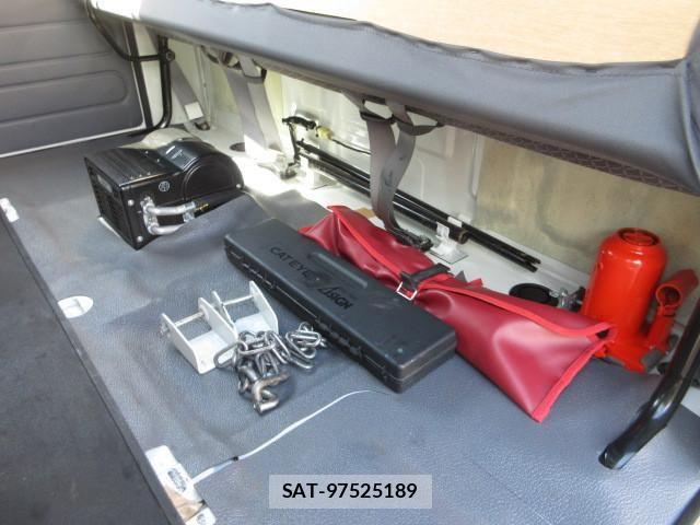 Isuzu ELF TRUCK 2019-02 6675816-18