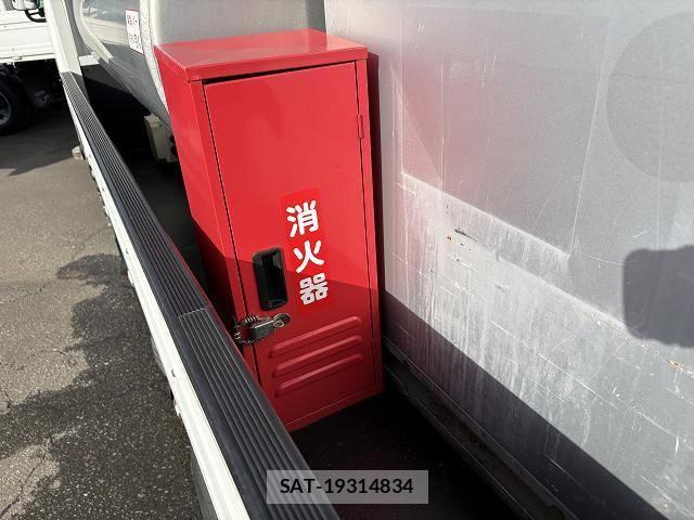 Isuzu ELF TRUCK 2016-11 6691006-16