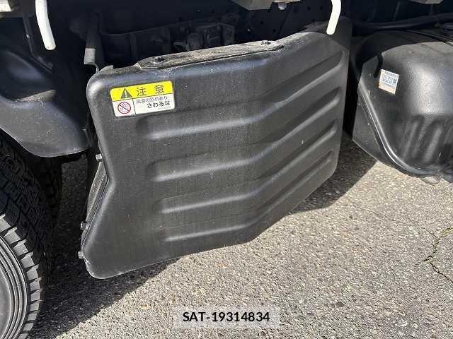 Isuzu ELF TRUCK 2016-11 6691006-22