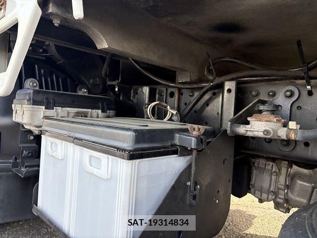 Isuzu ELF TRUCK 2016-11 6691006-24
