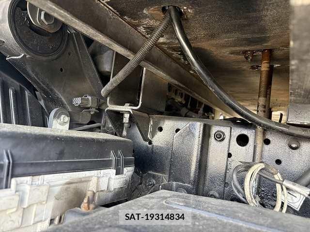 Isuzu ELF TRUCK 2016-11 6691006-25