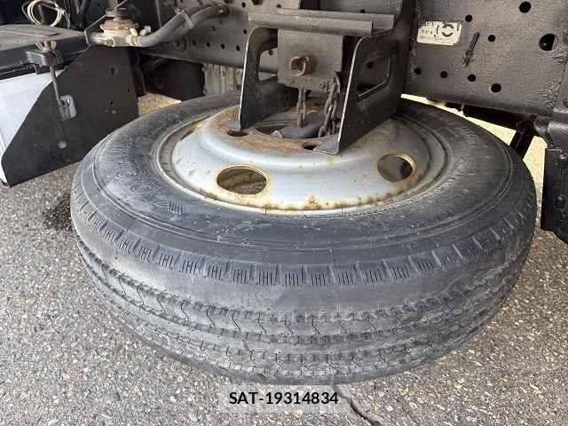 Isuzu ELF TRUCK 2016-11 6691006-26