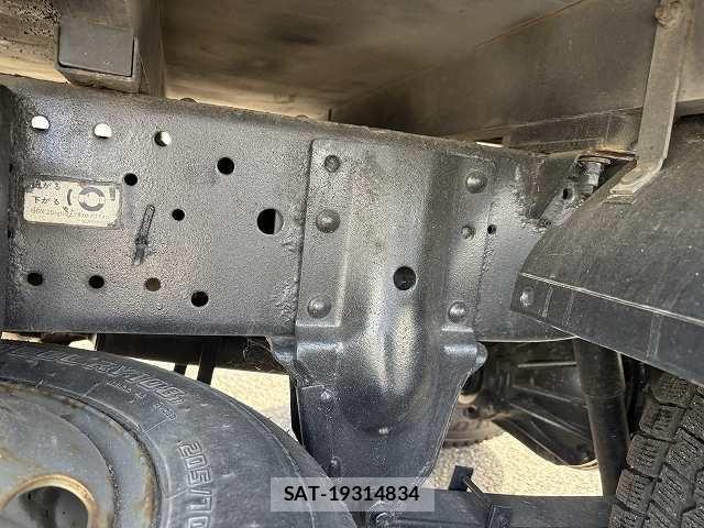 Isuzu ELF TRUCK 2016-11 6691006-27