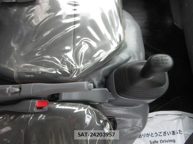 Isuzu ELF TRUCK 2019-11 6691009-23