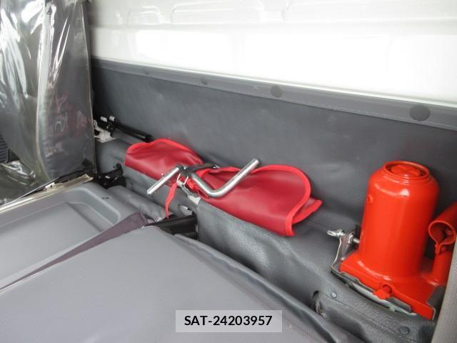 Isuzu ELF TRUCK 2019-11 6691009-25