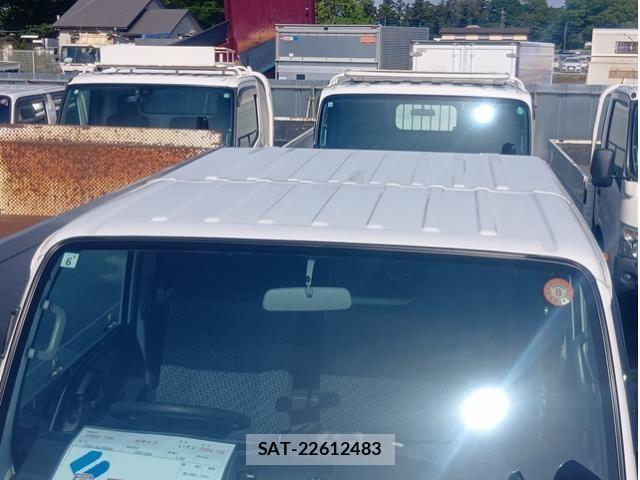 Isuzu ELF TRUCK 2022-06 6716091-13