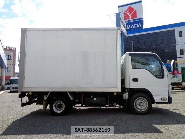 Isuzu ELF TRUCK 2016-04 6716094-13