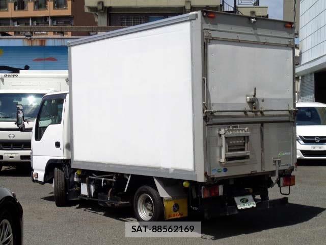 Isuzu ELF TRUCK 2016-04 6716094-1