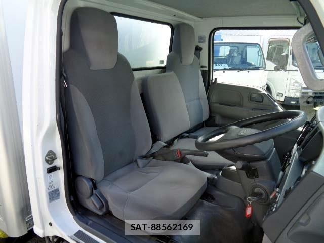 Isuzu ELF TRUCK 2016-04 6716094-4