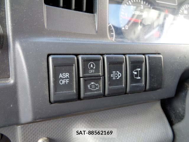 Isuzu ELF TRUCK 2016-04 6716094-6