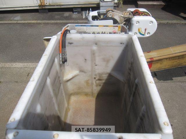Isuzu ELF TRUCK 2015-03 6751431-11