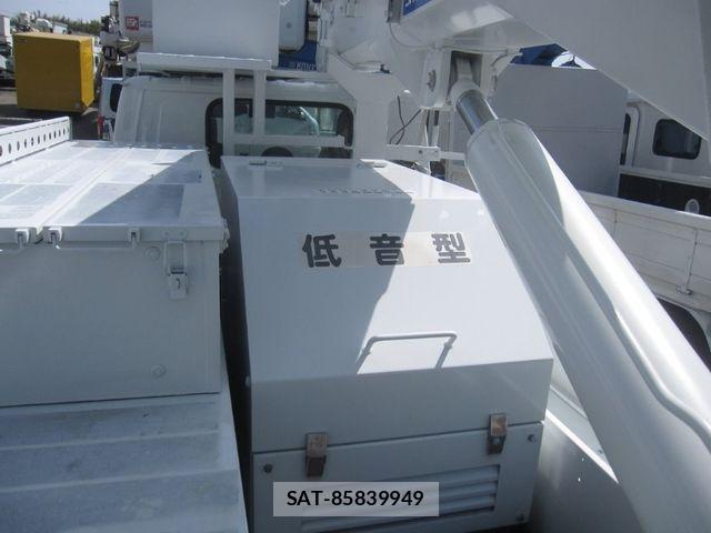 Isuzu ELF TRUCK 2015-03 6751431-15