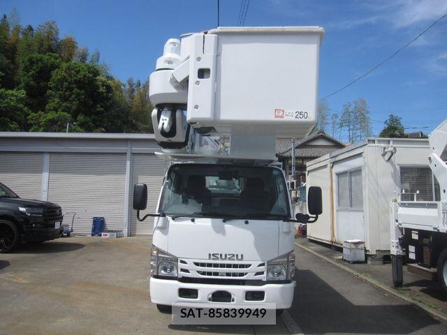 Isuzu ELF TRUCK 2015-03 6751431-4